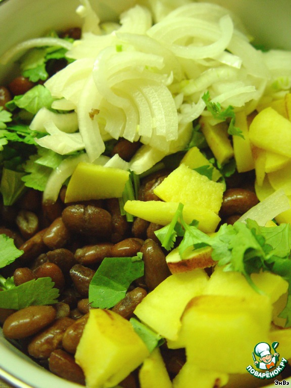Bean salad with quince