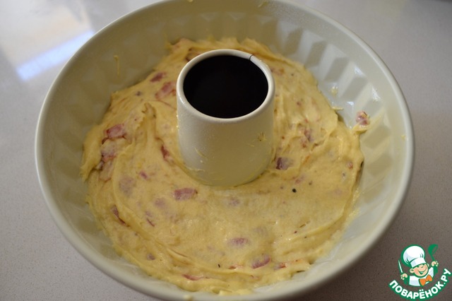 Snack cake with onions and bacon