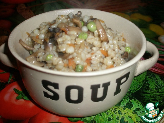 Barley with mushrooms and vegetables