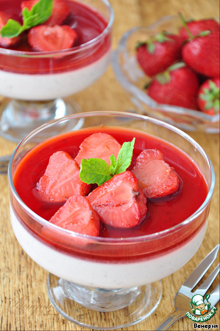 Strawberry Panna cotta with balsamic vinegar