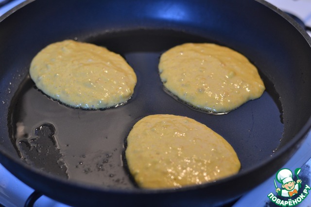 Pumpkin pancakes with yeast