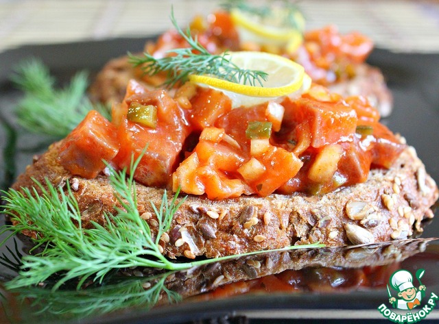 Norwegian salmon salad on bread