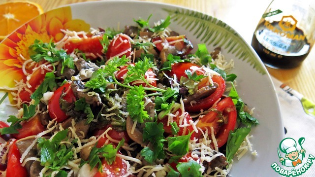 Salad with chicken liver and orange sauce