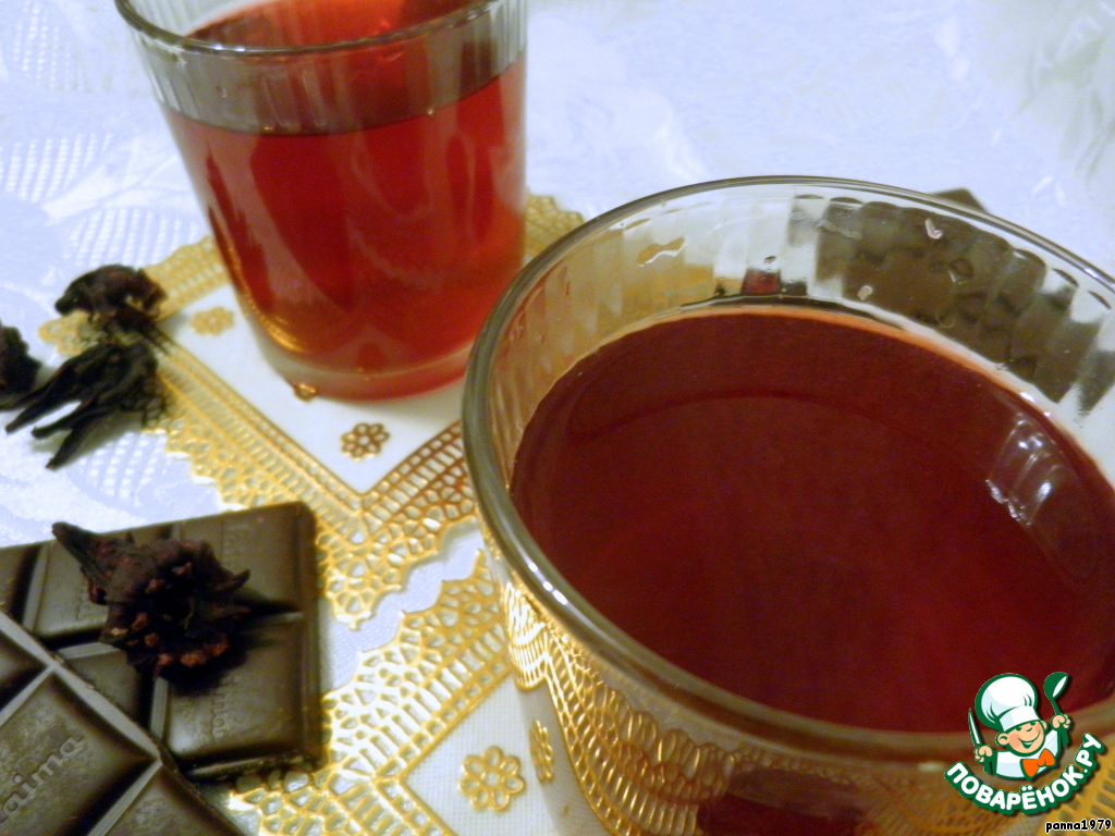 Non-alcoholic mulled wine from hibiscus