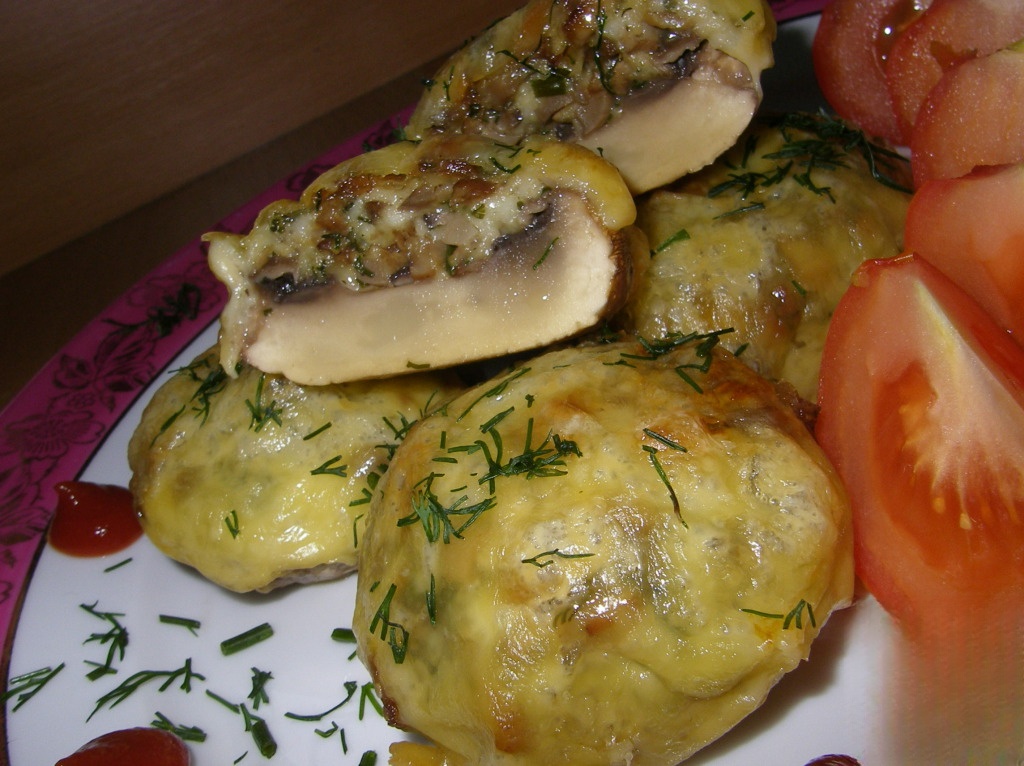 Mushrooms stuffed with feta cheese