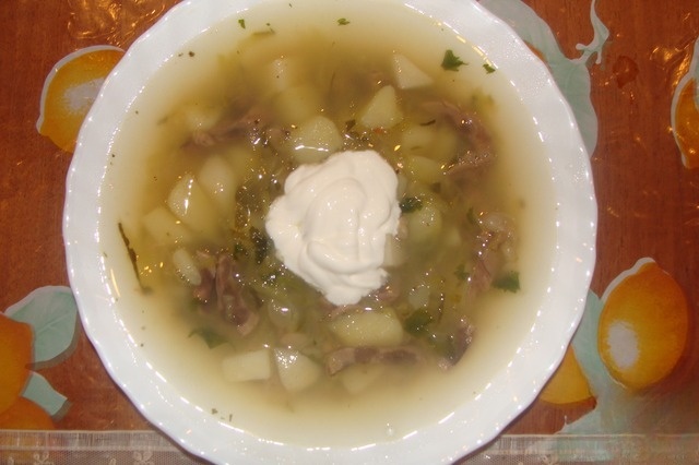 Rassolnik with kidneys and beans