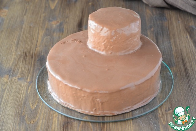Cake with chocolate mousse and vanilla cream
