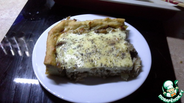 Potato pie with chicken and mushrooms