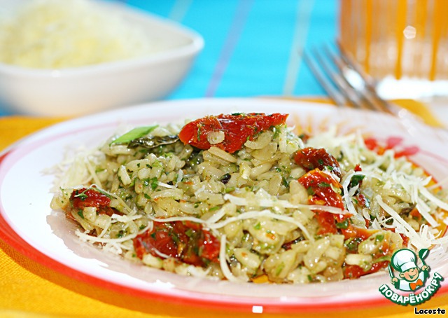 Risotto with sun-dried tomatoes and parsley