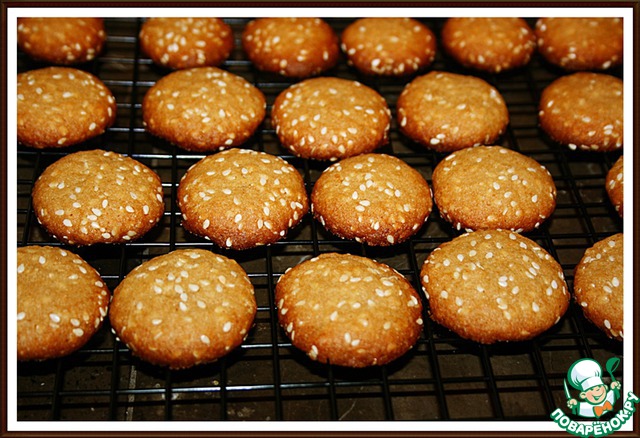 Lemon crispies with sesame seeds