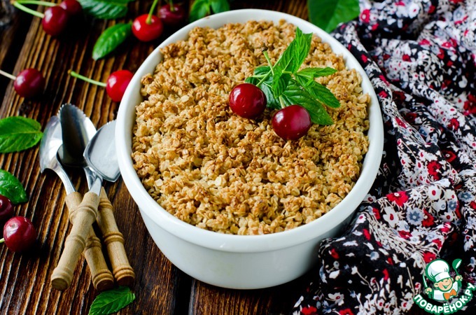 Oat crumble with cherry