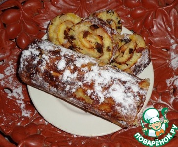 Roulade stuffed with apples and prunes
