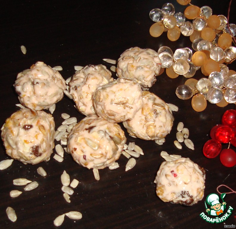 Muesli of oat flakes and toffee granola