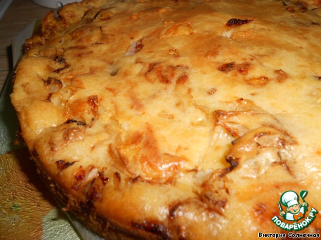 Pie with cabbage and egg