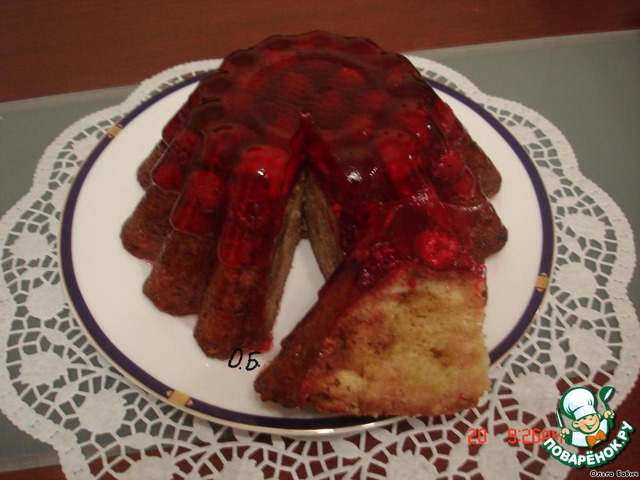 Cake with raspberries