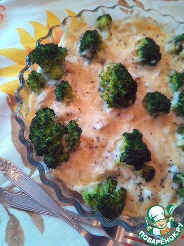 Casserole with chicken breast and broccoli