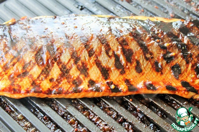 Salmon in a tangerine-pomegranate marinade