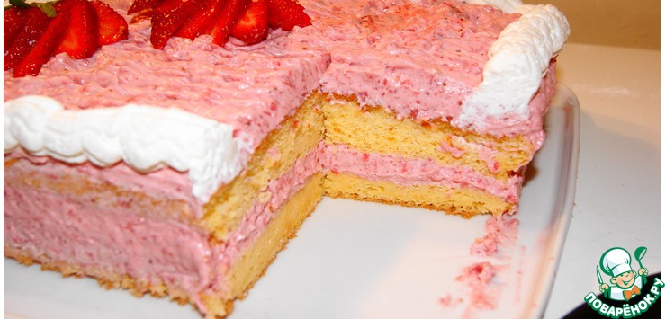 Japanese cotton sponge cake with strawberry cream