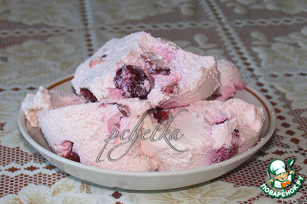 Cottage cheese, cream, cherry