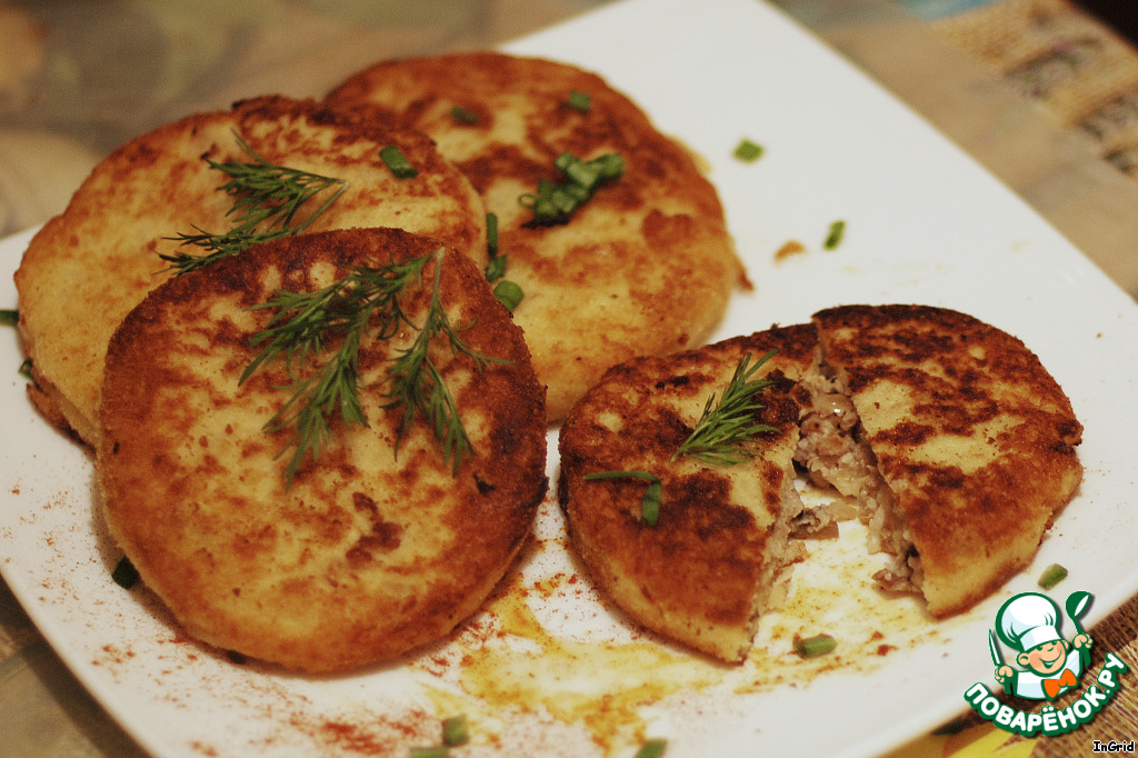 Potato cakes with meat filling