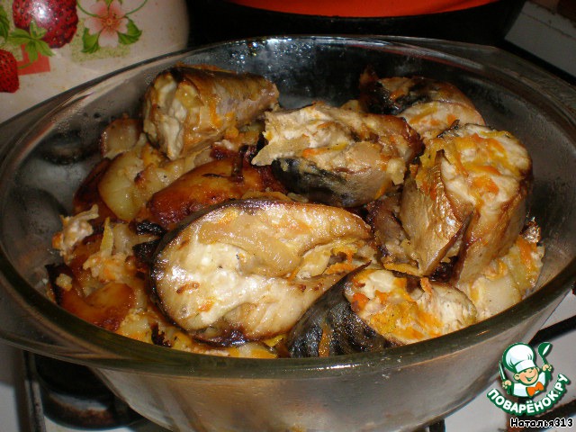 Mackerel with potatoes in foil