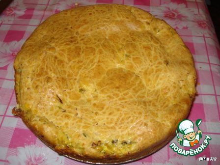 Casserole with stuffing from green onions with egg