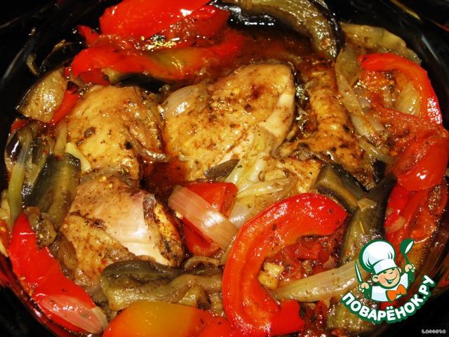 Chicken thigh baked with vegetables in 