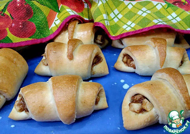 Bagels with roasted apples