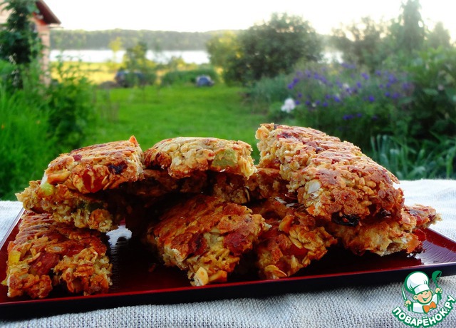 Granola bars with nuts