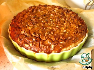 Pumpkin pie with walnuts