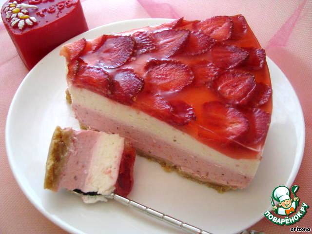 Strawberry lemon cake