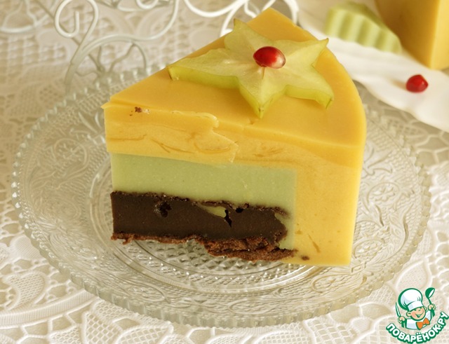 Mango mousse cake with a surprise