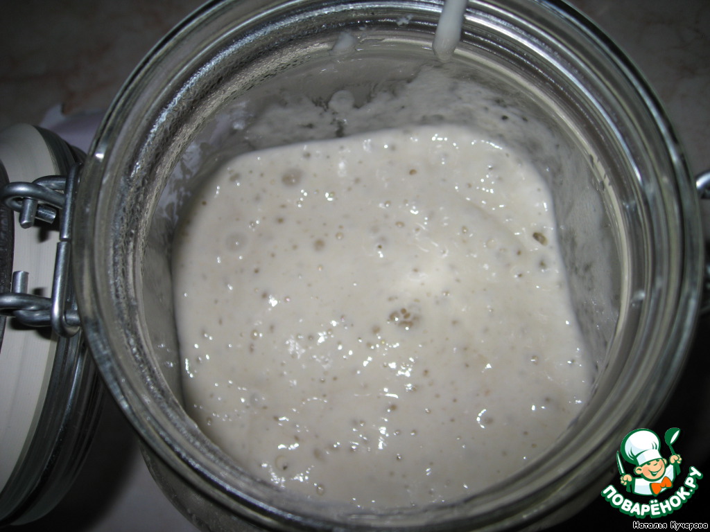 Natural leaven for the dough