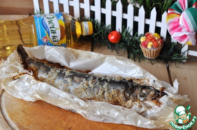 Herring in onion marinade in parchment