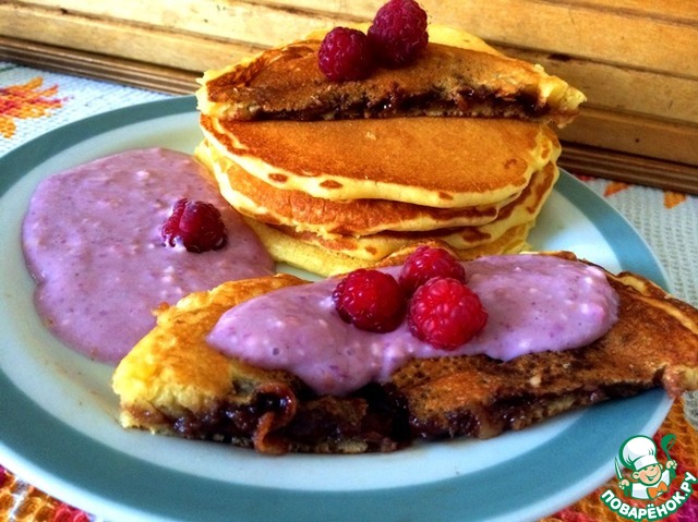 Air pancakes with chocolate filling