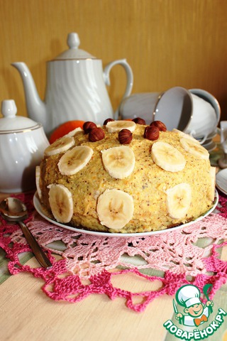 Orange cake with nuts and banana lean