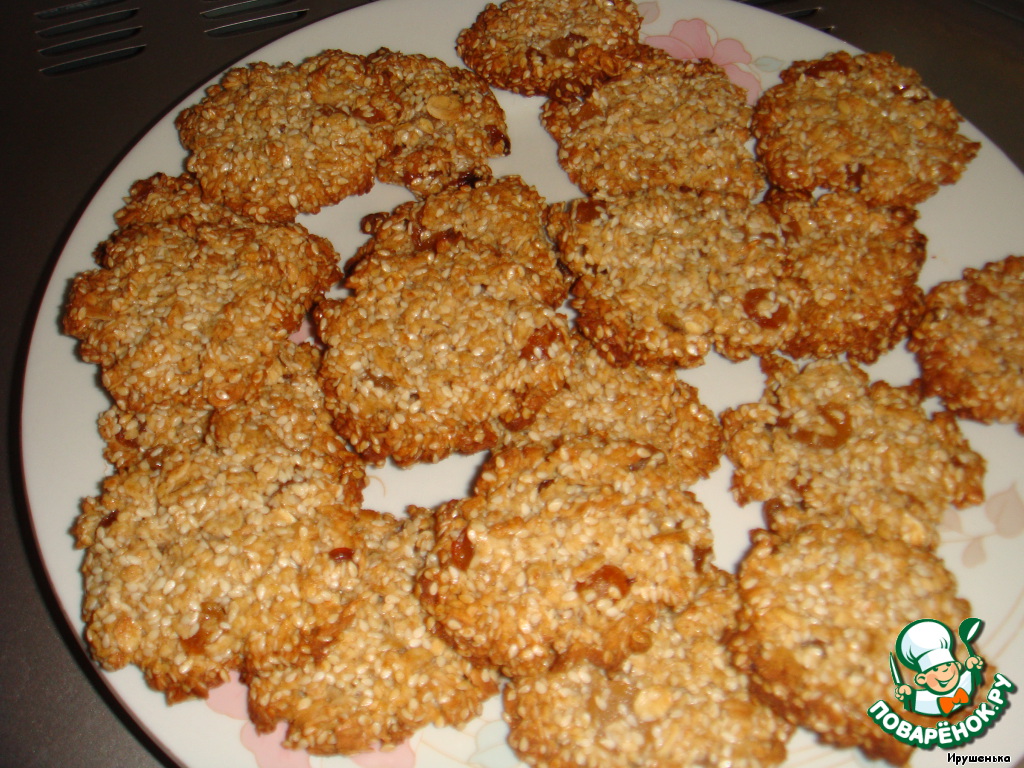 Oatmeal cookies with nuts and honey