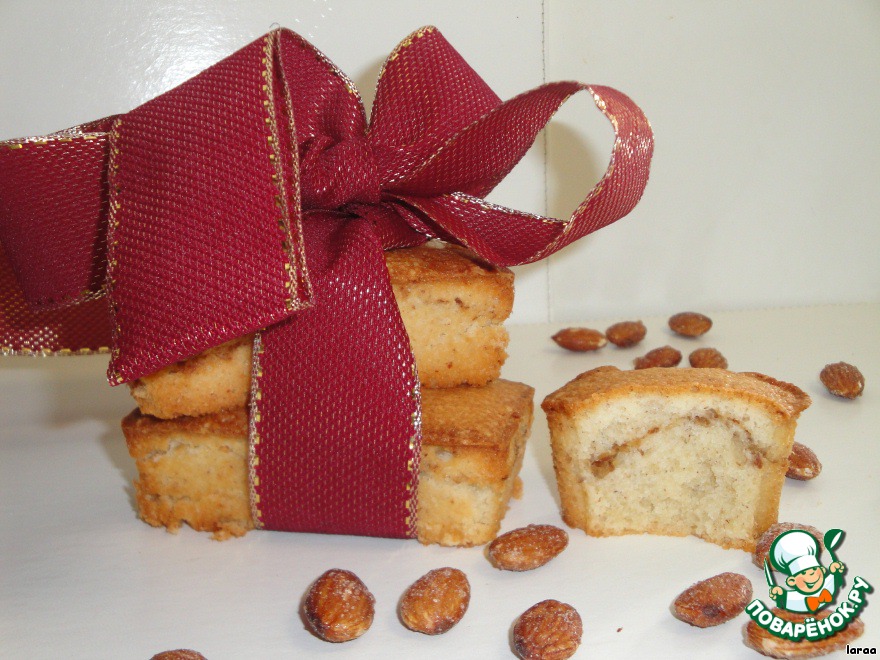 Financiers or tea cakes with roasted almonds