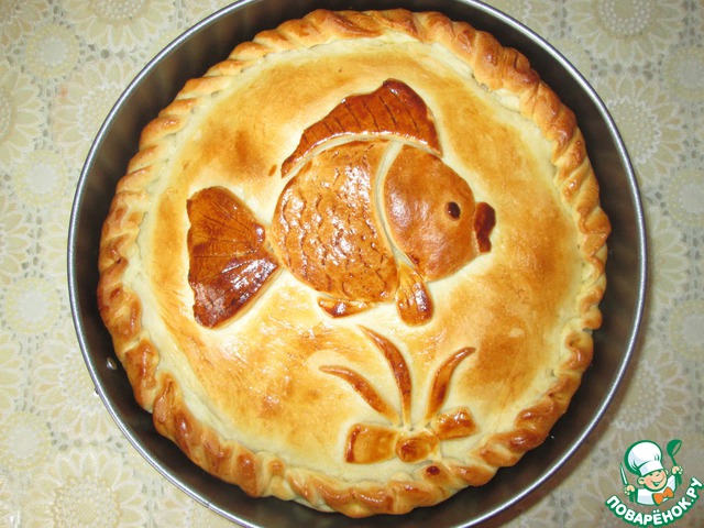 Pie with canned salmon 