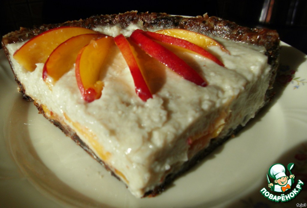 The almond cake with pear filling