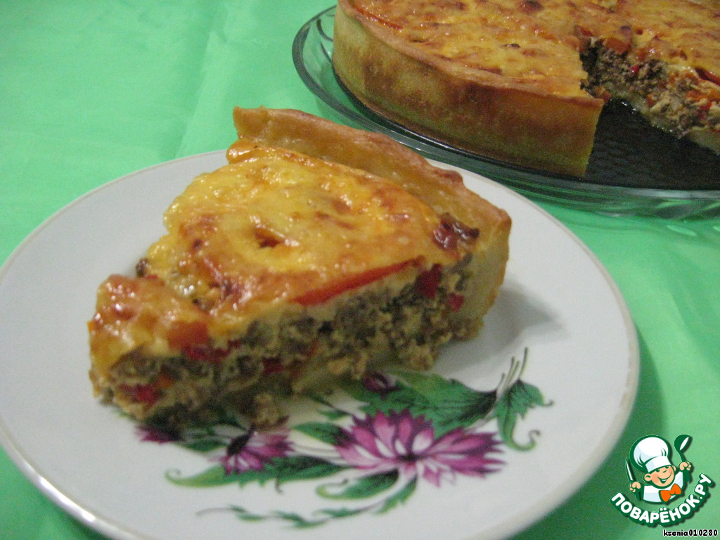 Potato pie stuffed with meat