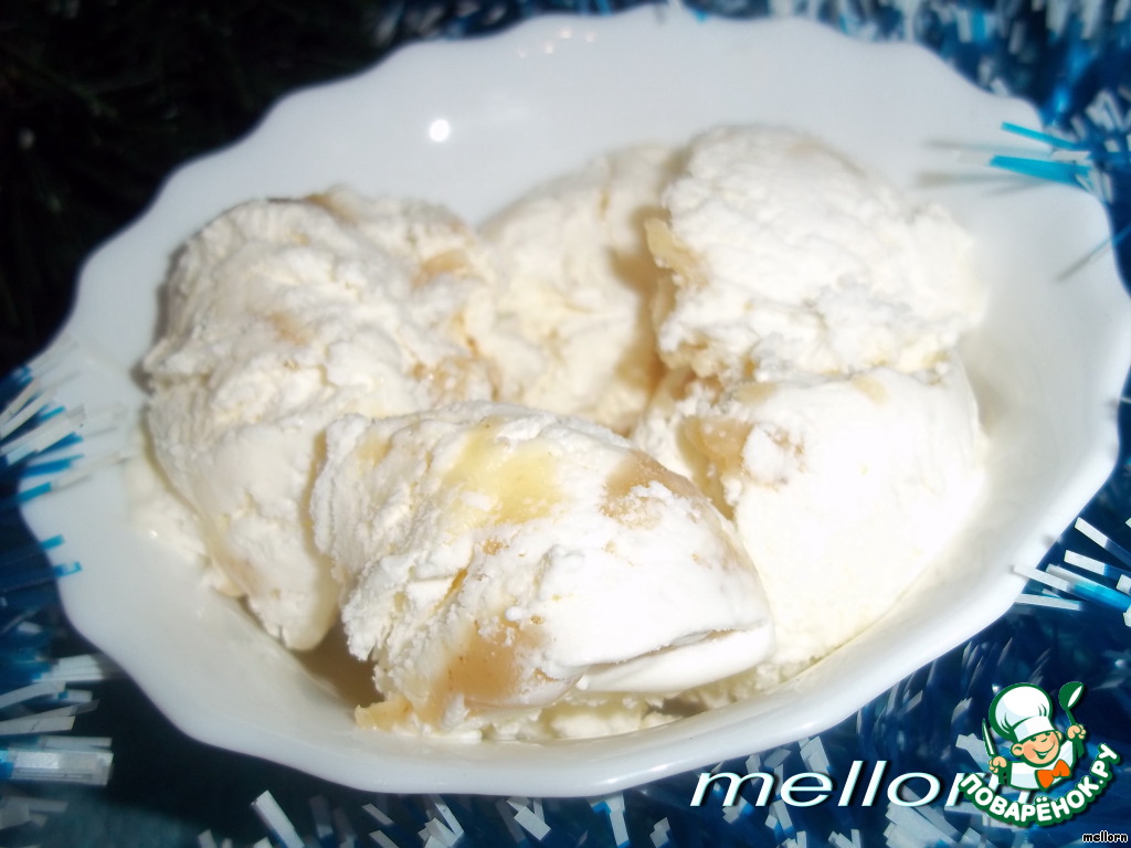 Ice cream with caramel-toffee