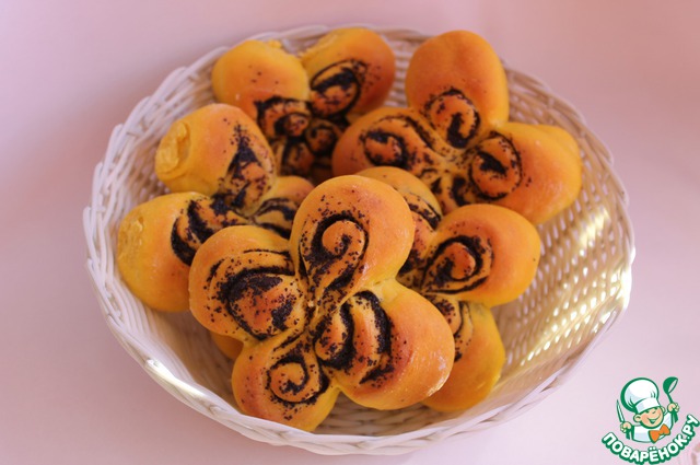 Pumpkin flowers with poppy seeds