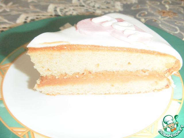 A simple cake with fondant 