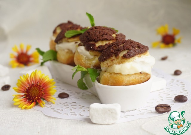 Profiteroles with chocolate and coffee cream strasheim