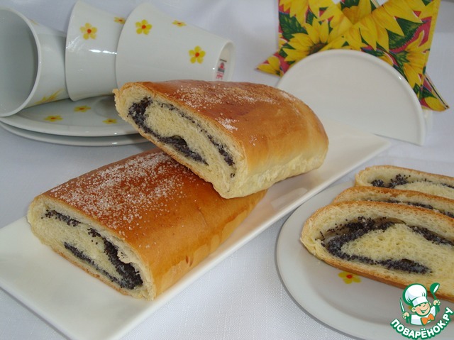 Roll with poppy seeds