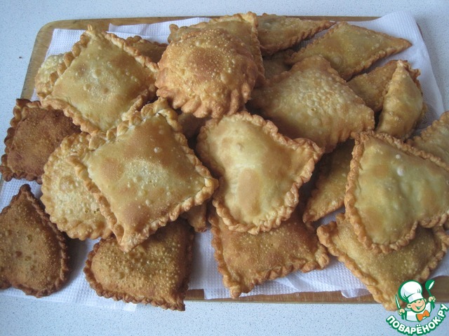 Crunchy meat pies