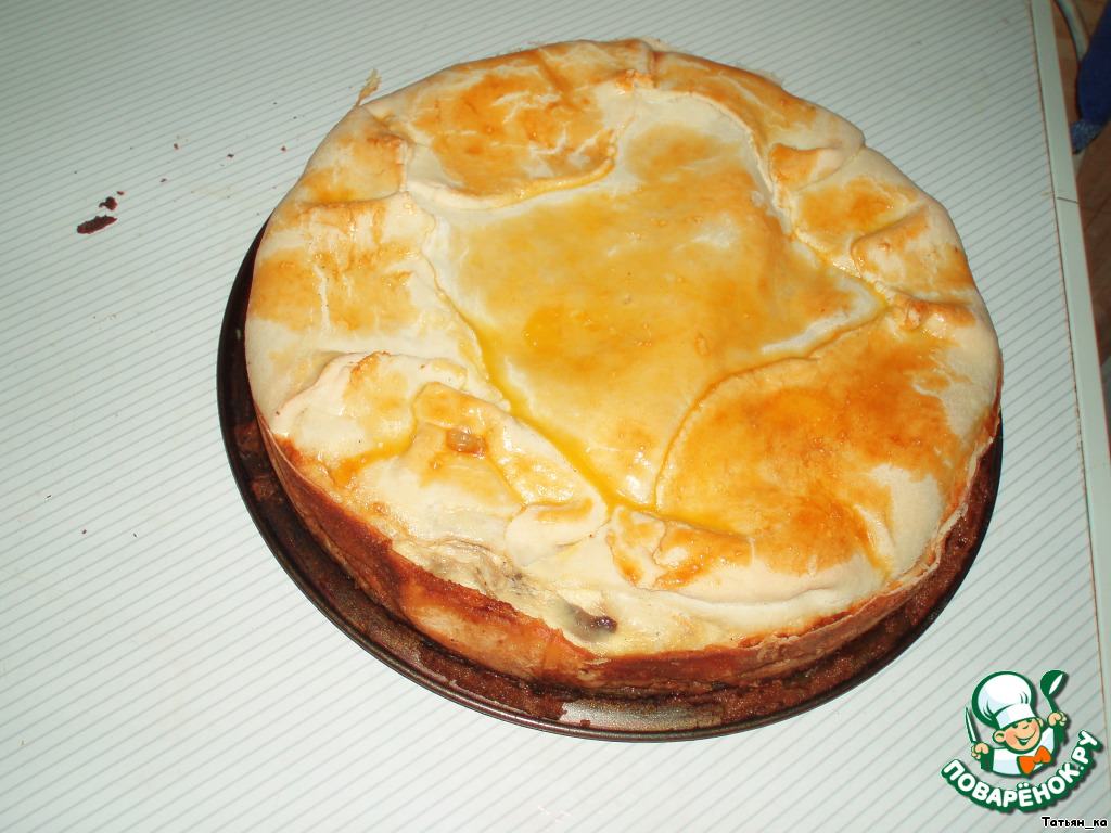 Onion and mushroom pie