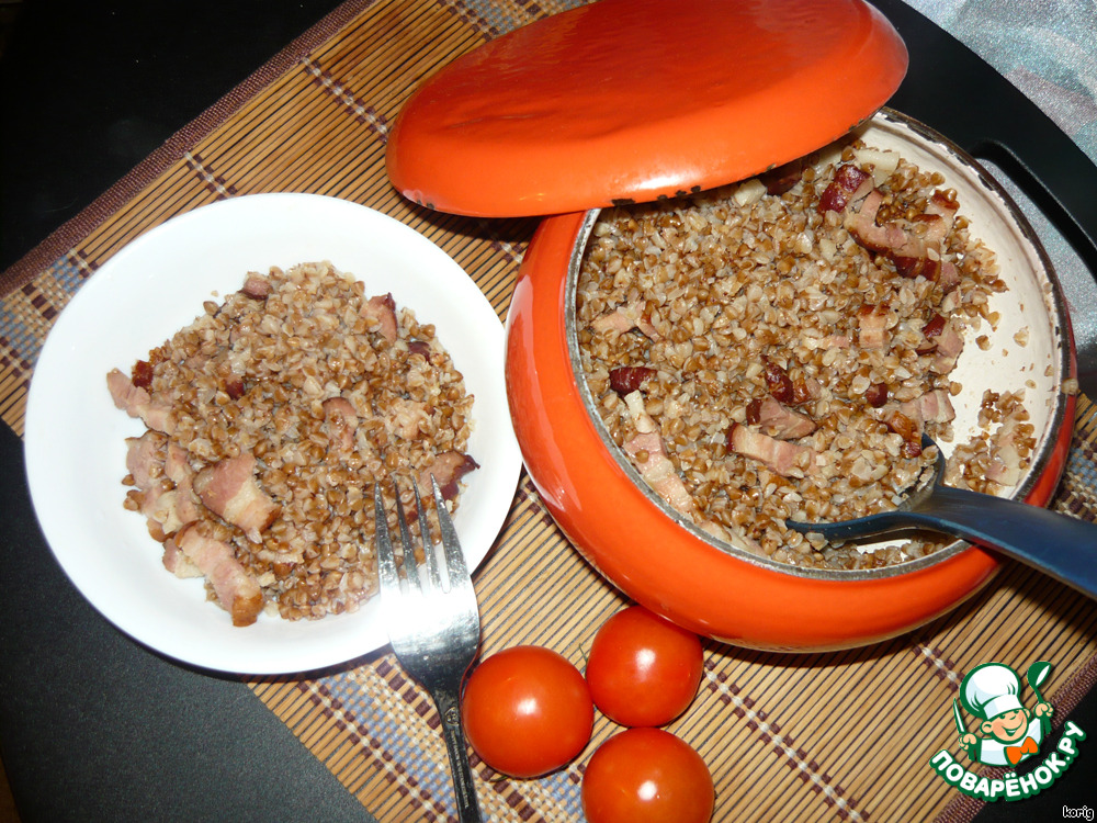 Buckwheat stewed with bacon