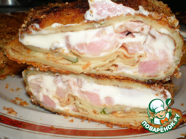 Envelopes pancakes with cheese and ham